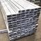 A extrusão de alumínio de superfície anodizada perfila 6063 6061 perfis de alumínio industriais feitos sob encomenda fornecedor